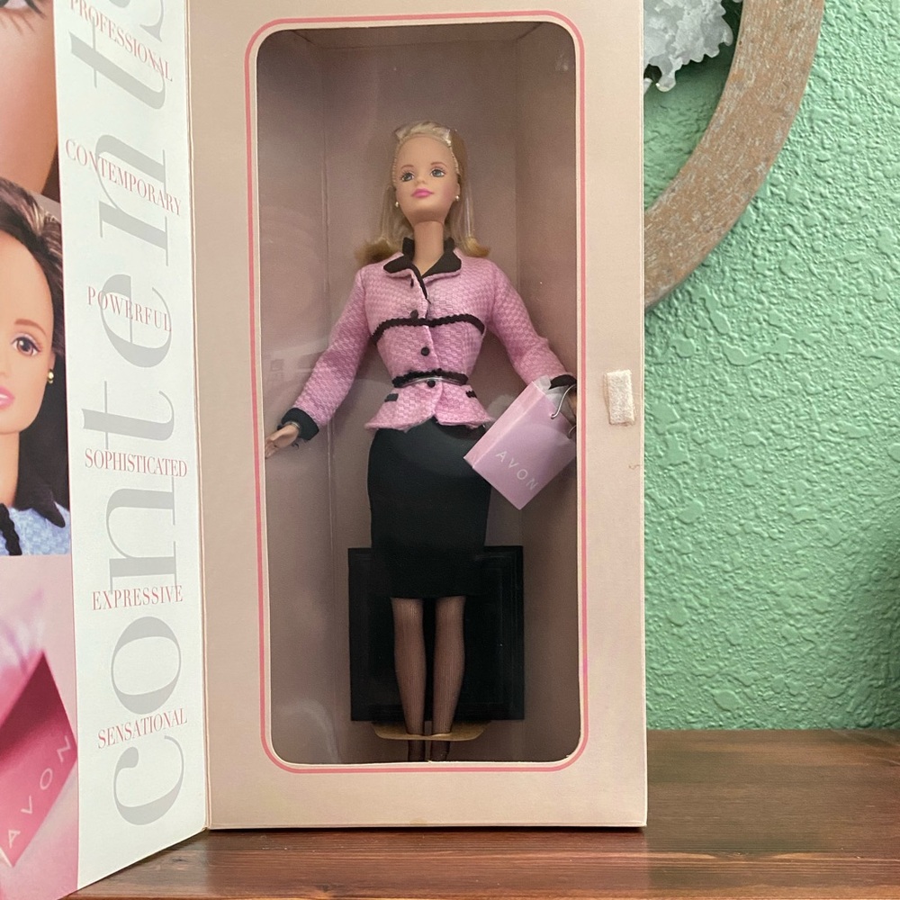 1998 Barbie Mattel Avon Representative